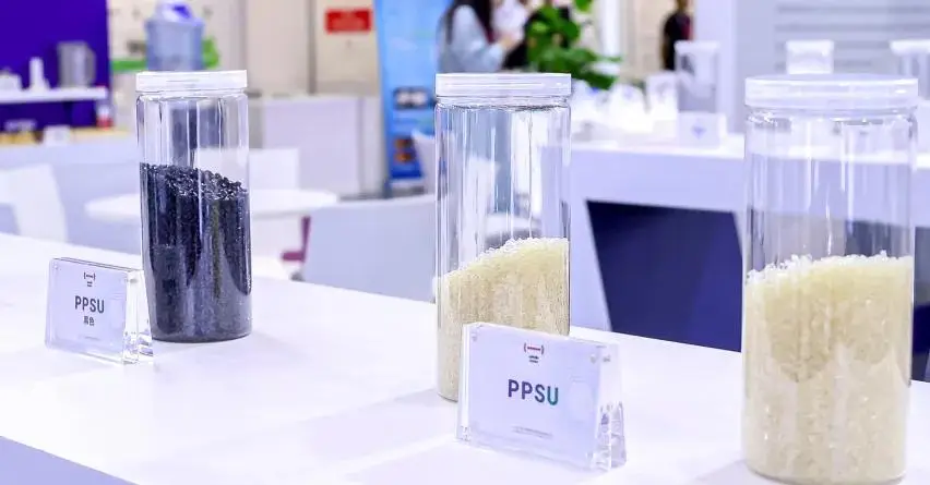 رونمایی از مواد ویزورهای کلاه ایمنی آتش نشان: عملکرد استثنایی و کاربردهای PPSU و PSU